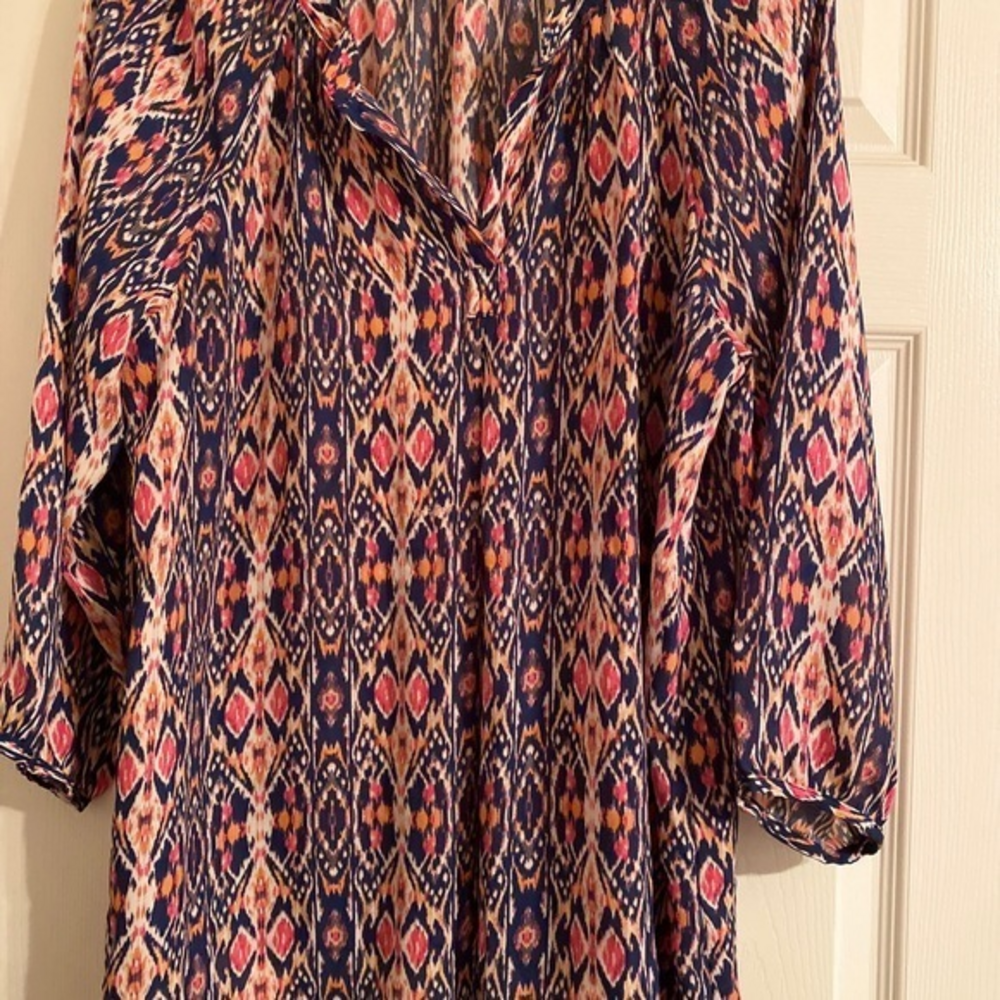 Last Chance $5.00..Women’s top